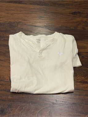 PINK Victoria's Secret Cream Short-Sleeve V-Neck Campus Tee with White Dog Logo